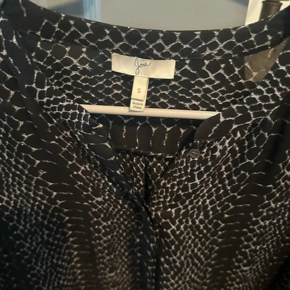 Joie silk top size small - Picture 3 of 4